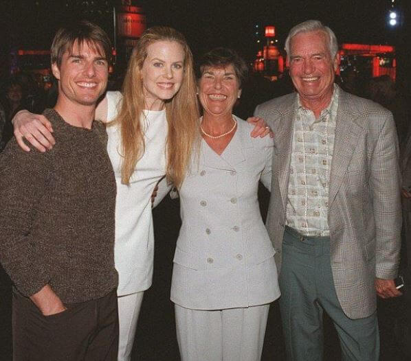 Thomas Mapother III's son, Tom Cruise, with his mother and stepdad.